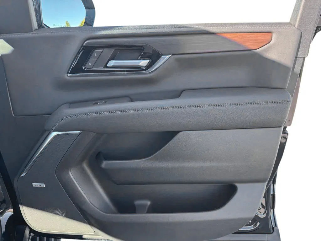 GMC Yukon XL photo 17