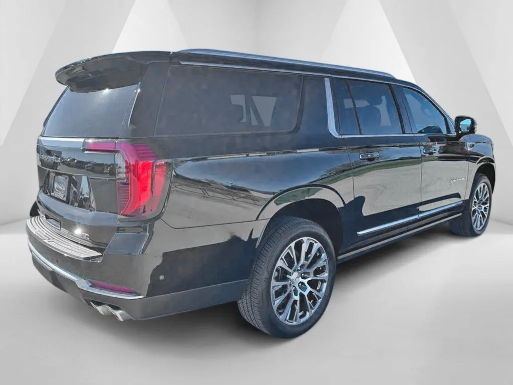 GMC Yukon XL photo 8