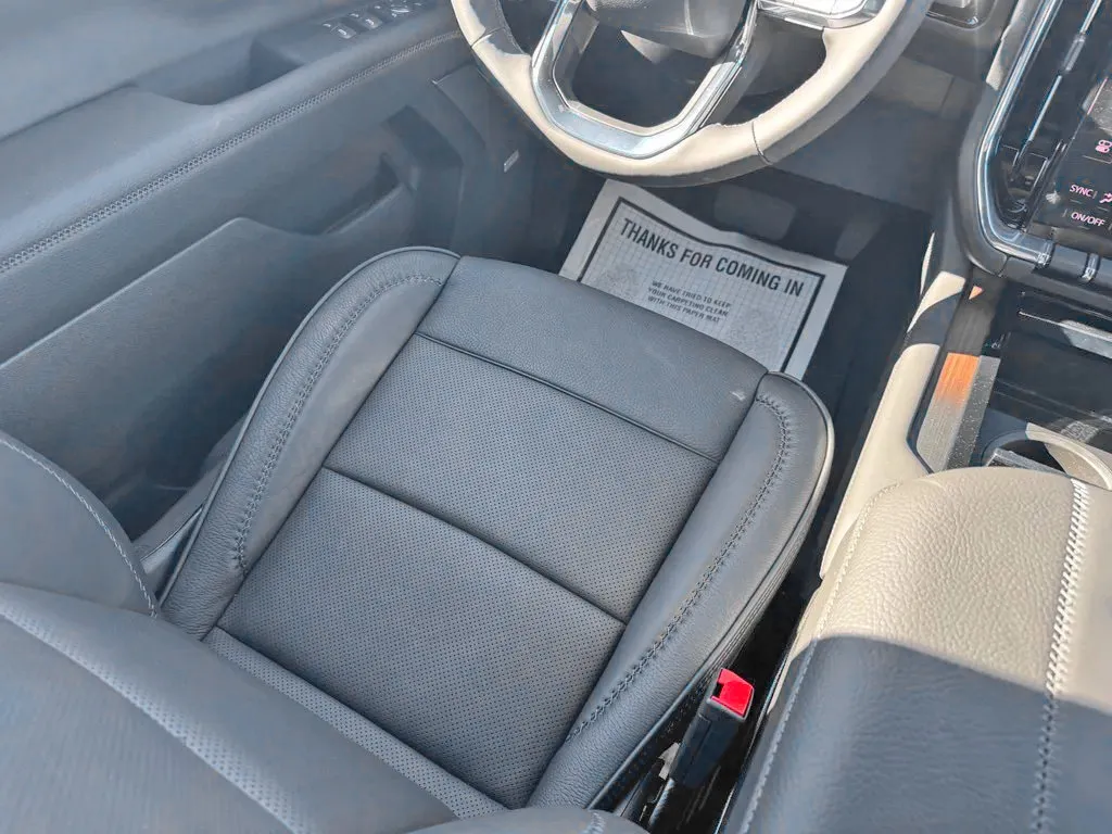 GMC Yukon XL photo 26