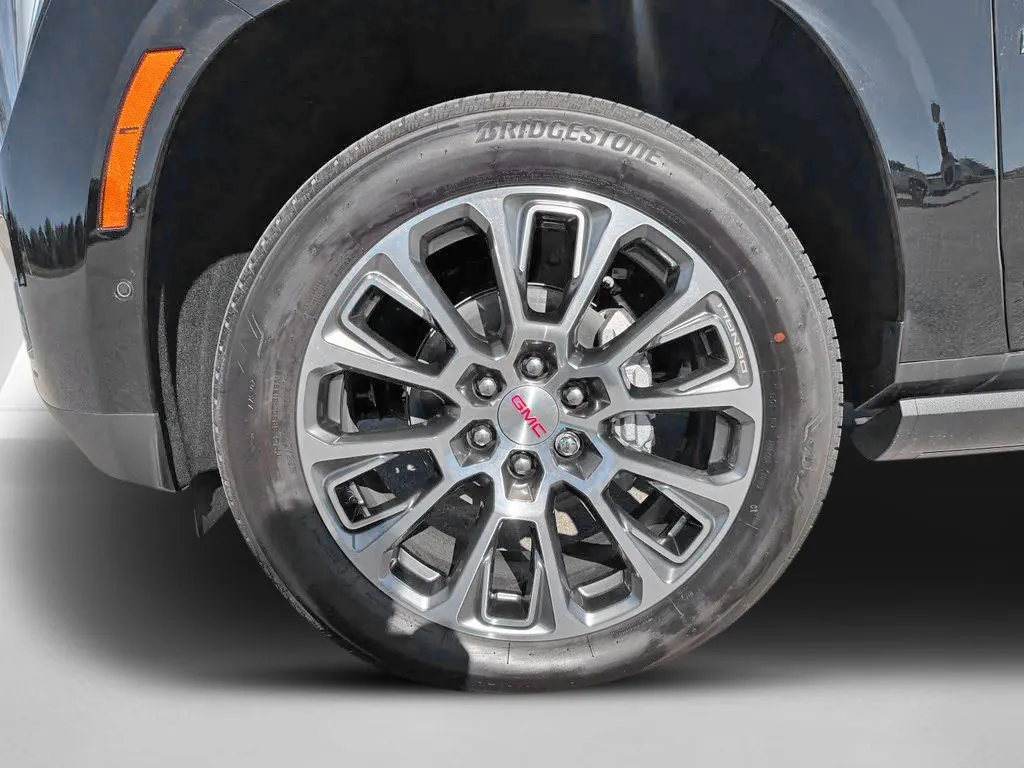 GMC Yukon XL photo 36