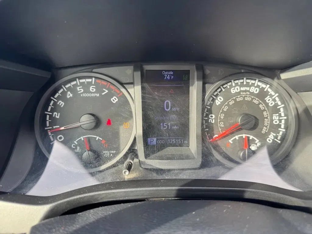 Toyota Tacoma photo 24
