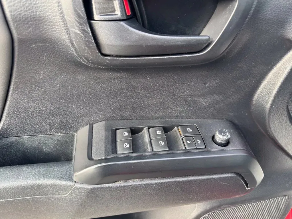 Toyota Tacoma photo 12