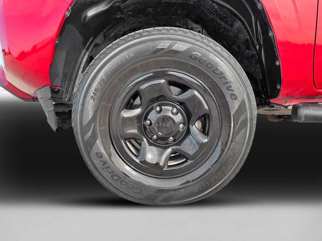 Toyota Tacoma photo 28