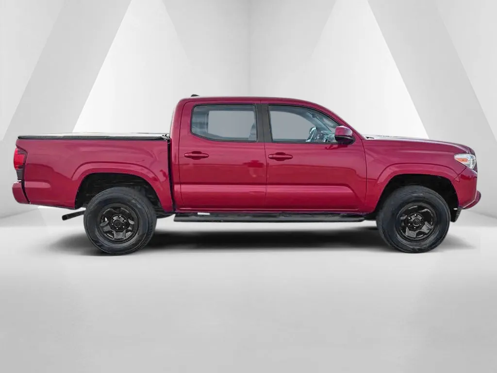 Toyota Tacoma photo 8