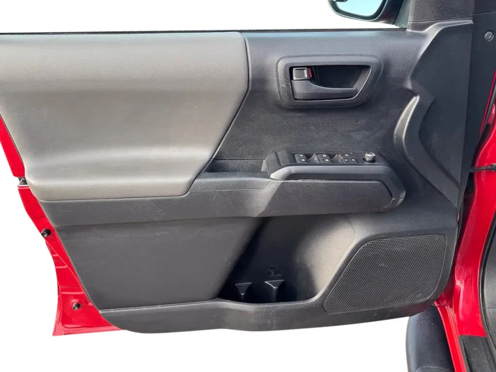 Toyota Tacoma photo 11