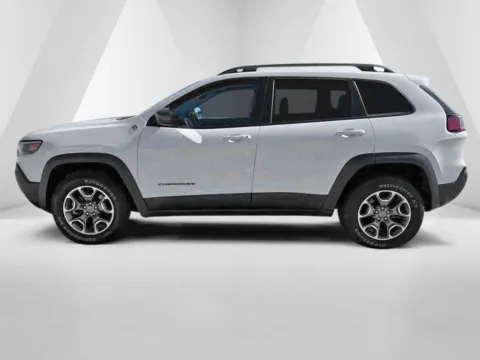 More photos of 2020 Jeep Cherokee Trailhawk at Braden Cadillac GMC, OH