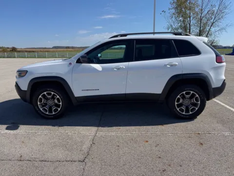 More photos of 2020 Jeep Cherokee Trailhawk at Braden Cadillac GMC, OH