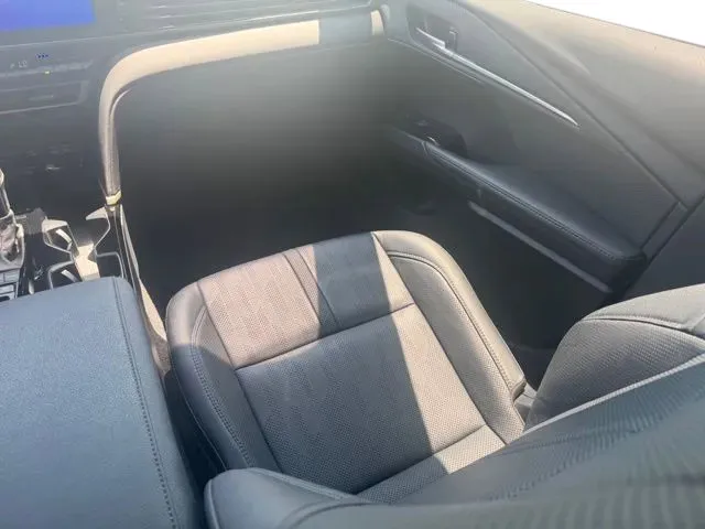 Toyota Camry photo 21