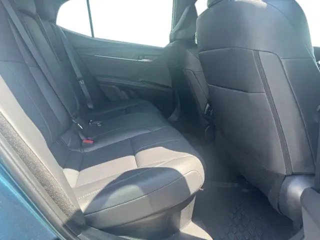 Toyota Camry photo 17