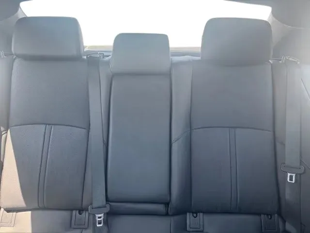 Toyota Camry photo 19