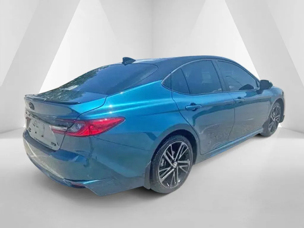 Toyota Camry photo 7