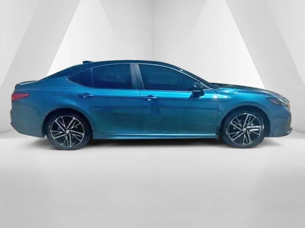 Toyota Camry photo 8