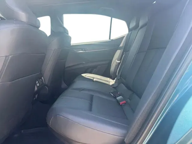 Toyota Camry photo 18
