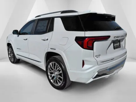 More photos of 2027 GMC Terrain Denali at Braden Cadillac GMC, OH