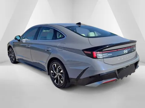 More photos of 2024 Hyundai Sonata SEL at Braden Cadillac GMC, OH