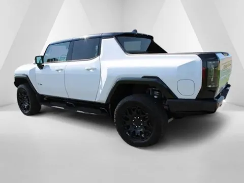 More photos of 2025 GMC Hummer EV Pickup 2X at Braden Cadillac GMC, OH