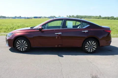 More photos of 2023 Nissan Altima 2.5 SV at Braden Cadillac GMC, OH