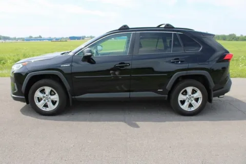 More photos of 2020 Toyota RAV4 Hybrid XLE at Braden Cadillac GMC, OH