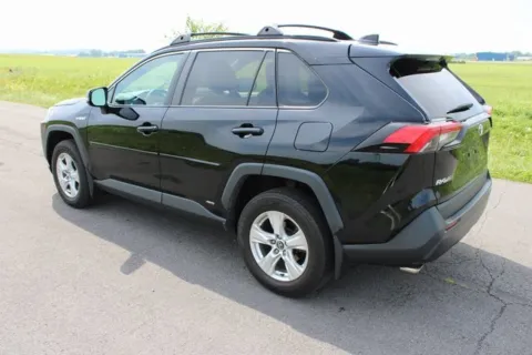More photos of 2020 Toyota RAV4 Hybrid XLE at Braden Cadillac GMC, OH