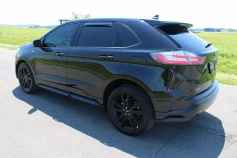 More photos of 2022 Ford Edge ST Line at Braden Cadillac GMC, OH