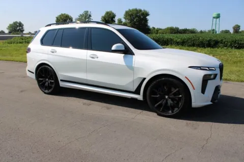 White 2024 BMW X7 xDrive40i for sale in Carroll, OH