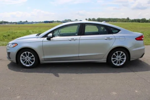 More photos of 2020 Ford Fusion SE at Braden Cadillac GMC, OH