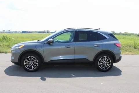 More photos of 2022 Ford Escape Plug-In Hybrid SEL at Braden Cadillac GMC, OH