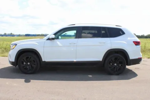 More photos of 2021 Volkswagen Atlas SEL at Braden Cadillac GMC, OH