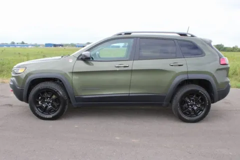 More photos of 2021 Jeep Cherokee Trailhawk at Braden Cadillac GMC, OH