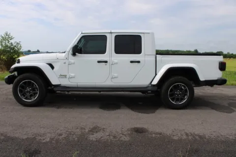More photos of 2022 Jeep Gladiator Overland at Braden Cadillac GMC, OH