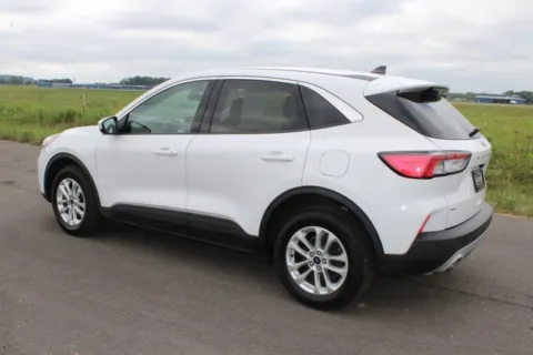 More photos of 2021 Ford Escape Hybrid SE at Braden Cadillac GMC, OH