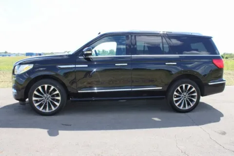 More photos of 2019 Lincoln Navigator Select at Braden Cadillac GMC, OH