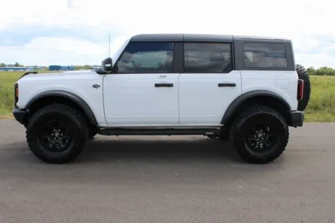 More photos of 2022 Ford Bronco Wildtrak at Braden Cadillac GMC, OH