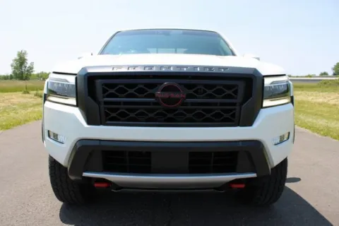 More photos of 2022 Nissan Frontier PRO-4X at Braden Cadillac GMC, OH