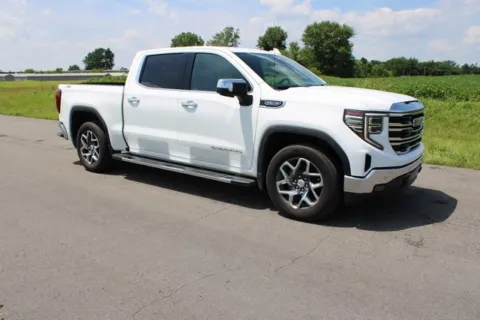 White 2022 GMC Sierra 1500 SLT for sale in Carroll, OH