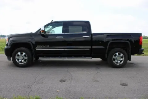 More photos of 2016 GMC Sierra 3500HD Denali at Braden Cadillac GMC, OH