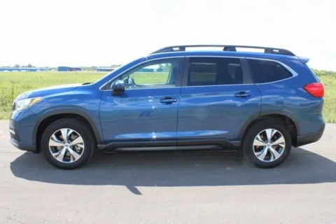 More photos of 2022 Subaru Ascent Premium at Braden Cadillac GMC, OH