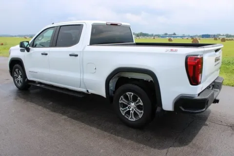 More photos of 2021 GMC Sierra 1500 at Braden Cadillac GMC, OH