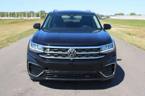 Photos of 2022 Volkswagen Atlas 3.6L V6 SEL Premium R-Line for sale in Carroll, OH at Braden Cadillac GMC