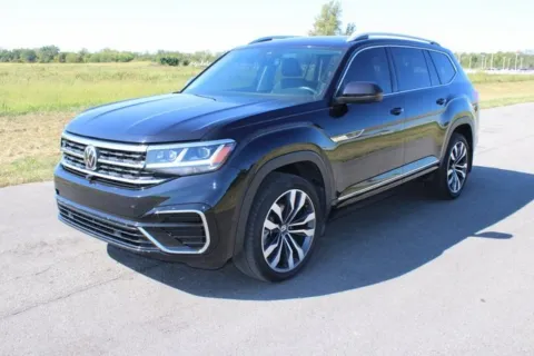 Another view of 2022 Volkswagen Atlas 3.6L V6 SEL Premium R-Line for sale in Carroll, OH at Braden Cadillac GMC