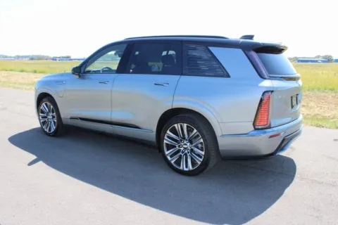 More photos of 2026 Cadillac VISTIQ Platinum at Braden Cadillac GMC, OH