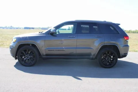 More photos of 2018 Jeep Grand Cherokee Altitude at Braden Cadillac GMC, OH