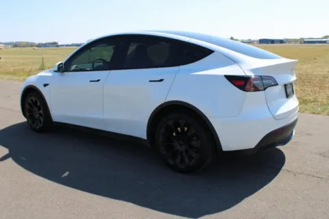 More photos of 2023 Tesla Model Y Long Range at Braden Cadillac GMC, OH
