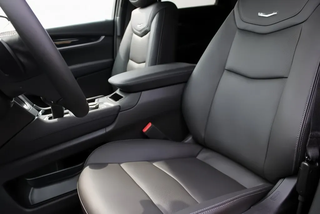 Cadillac XT5 photo 12