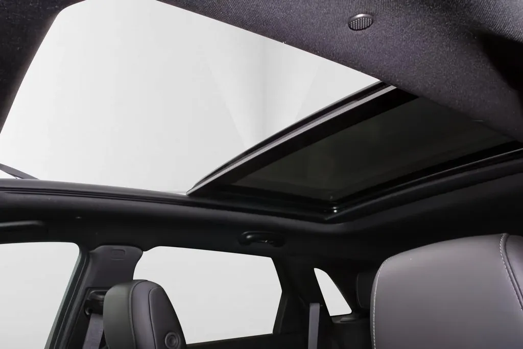 Cadillac XT5 photo 34