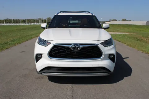 Photos of 2021 Toyota Highlander Platinum for sale in Carroll, OH at Braden Cadillac GMC