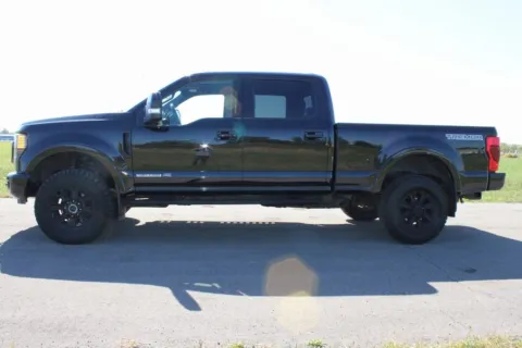 More photos of 2022 Ford F-350SD Lariat at Braden Cadillac GMC, OH