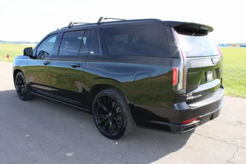 More photos of 2022 Cadillac Escalade ESV Sport Platinum at Braden Cadillac GMC, OH
