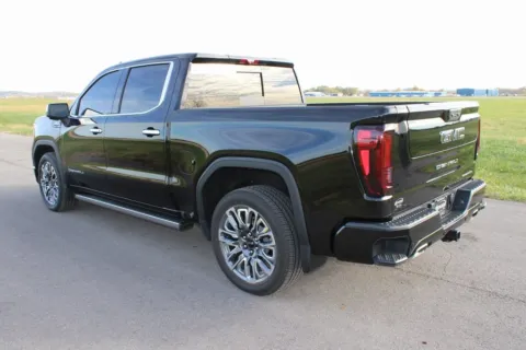 More photos of 2023 GMC Sierra 1500 Denali Ultimate at Braden Cadillac GMC, OH