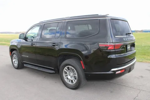 More photos of 2024 Jeep Wagoneer at Braden Cadillac GMC, OH